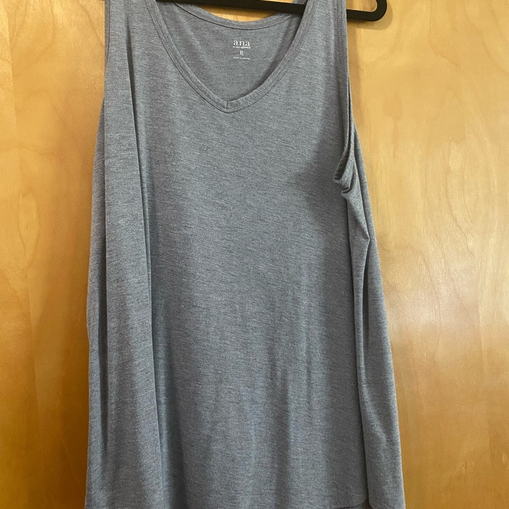 a.n.a Gray V-Neck Women's Tank Top